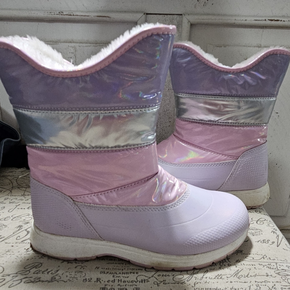 Girls boots size 3